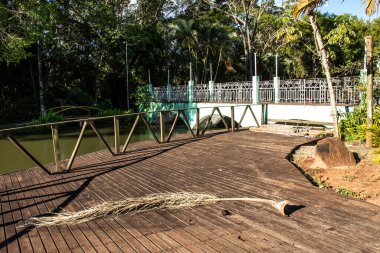Aguas de Santa Barbara, Sao Paulo, Brezilya, 27 Eylül 2019. Brezilya 'nın Sao Paulo eyaletinin Aguas de Santa Barbara kentindeki belediye sağlık merkezi içindeki bahçeler, köprüler ve rıhtımlar.