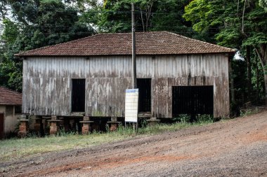 Brezilya 'daki çiftlikte ahşap antika ahır