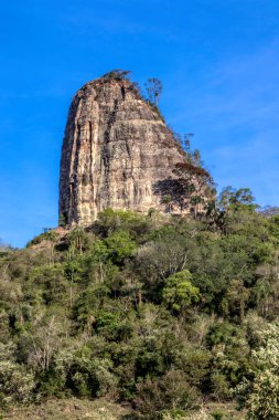 Brezilya 'nın Sao Paulo eyaletindeki Torre de Pedra belediyesinde Stone Tower olarak bilinen kum taşından oluşan kaya oluşumu