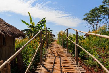 uzun bambu Köprüsü