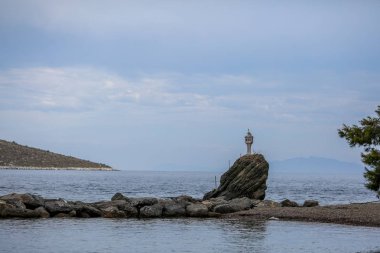 Sahil yakınındaki küçük Yunan Tapınak