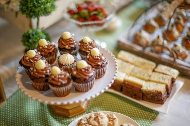 Çikolatalı mini kekler yakın çekim