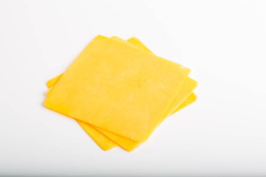 Cheddar peynir dilimleri yakın çekim 