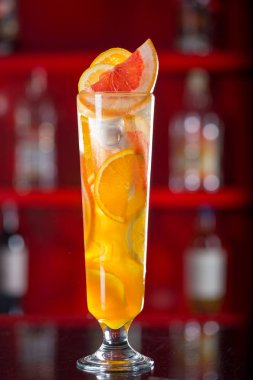 Portakal yapılan taze kokteyl meyve suyu