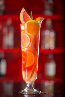 Portakal yapılan taze kokteyl meyve suyu