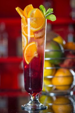 Portakal yapılan taze kokteyl meyve suyu