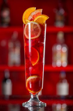 Portakal yapılan taze kokteyl meyve suyu