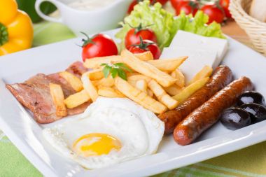 continental kahvaltı yumurta ile yakın çekim