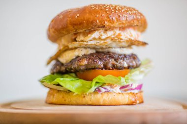 lezzetli yumurta burger yakın çekim 