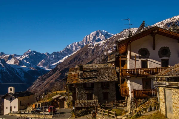 La salle, challancin, val aoste, İtalya — Stok fotoğraf