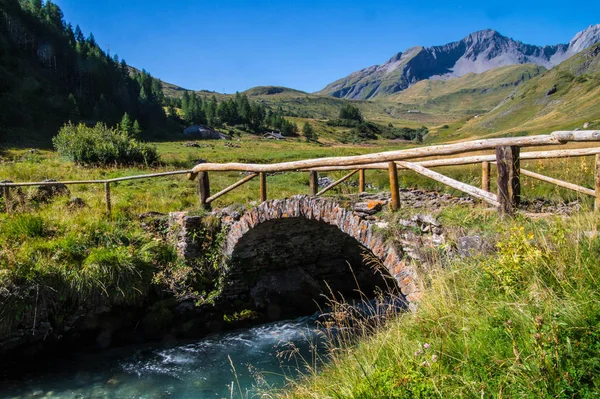 Valley of breuil,val of aoste,italy — Stock Photo, Image