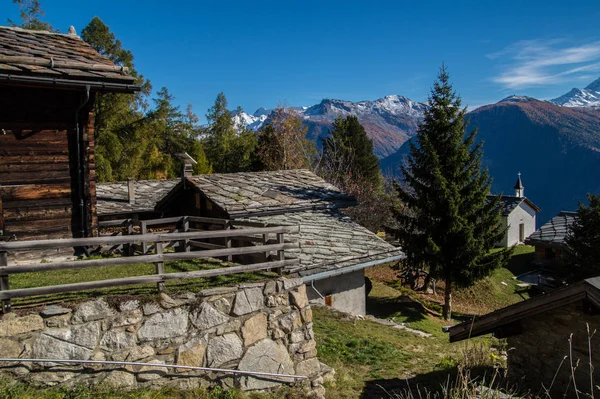 Otoño en los Alpes suizos — Foto de Stock