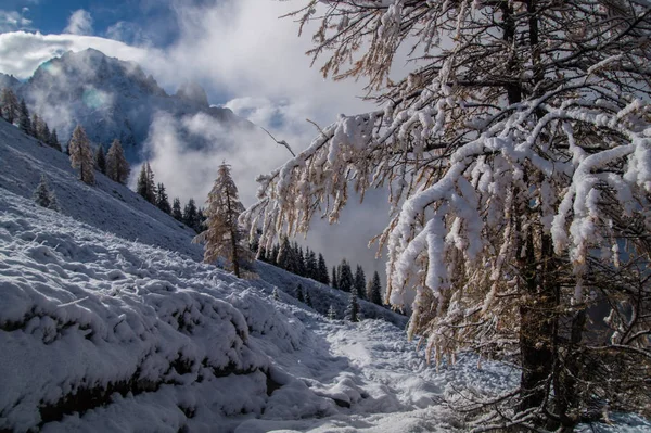 Outono e inverno nos alpes franceses — Fotografia de Stock