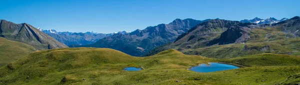 Lake Verney, petit saint bernard, val d 'aoste, italy — Stok Foto