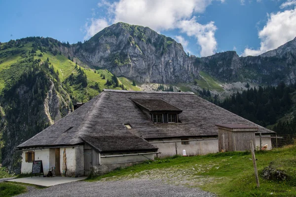 Landschap van de Zwitserse Alpen — Stockfoto