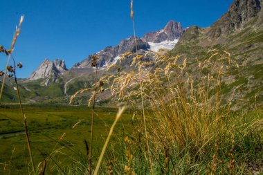 Valle d 'Aosta' daki İtalyan Alpleri manzarası
