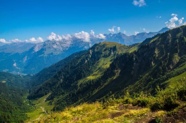 İsviçre Alplerinin manzarası