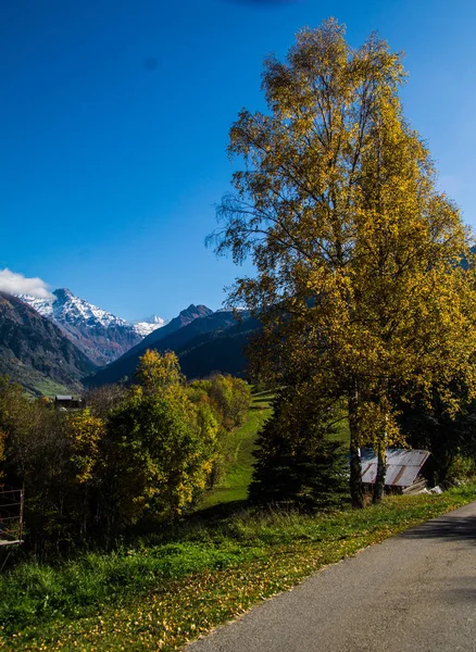 Paisagem dos Alpes suíços no outono — Fotografia de Stock