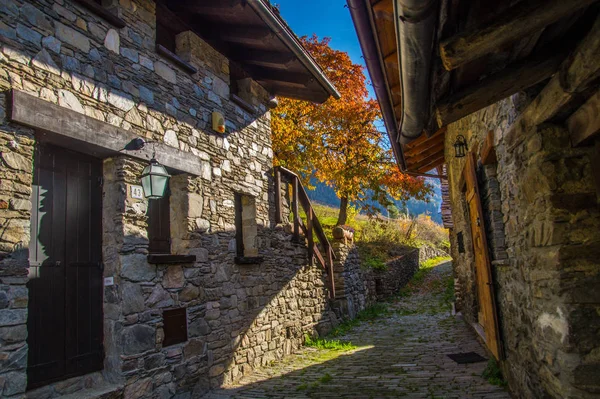Paisaje de los Alpes italianos en otoño —  Fotos de Stock