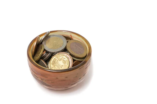 从白色背景下分离出来的一罐硬币金融危机概念 — 图库照片