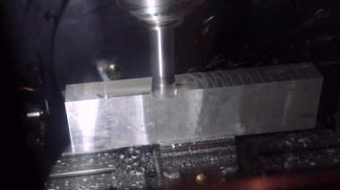 Metal işleme Cnc freze tezgahı. Kesme metal modern işleme teknolojisi. Ağır çekim