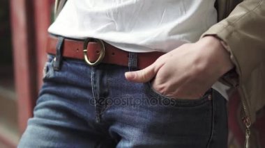 Kızıl saçlı kız closeup portresi. 20'li