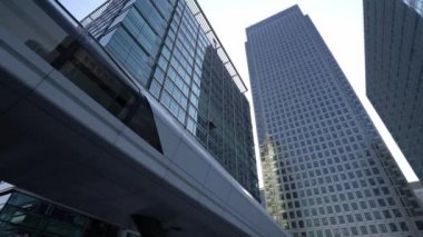 Londra / İngiltere'de - 19 Eylül 2016: gökdelenler iş işyeri, London City, İngiltere binalarda Windows