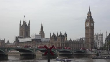 Londra / İngiltere'de - 19 Eylül 2016: Big ben saat kulesi