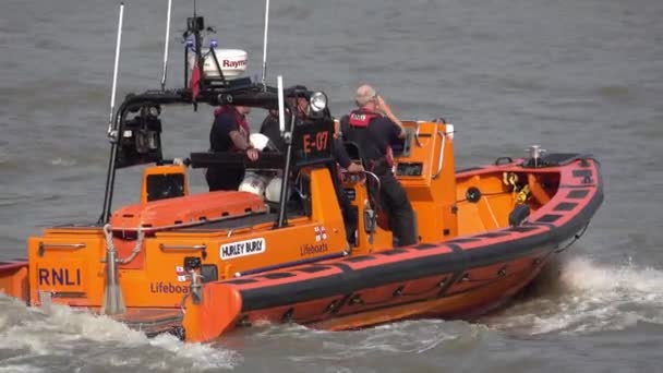 Barco Salvavidas Río Támesis Londres Londres Inglaterra Septiembre 2016 — Vídeos de Stock