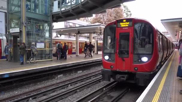 Earls Court Metro Stasyonu Londra Ngiltere Eylül 2016 — Stok video