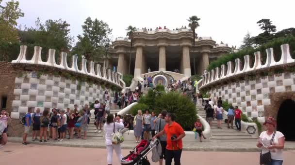 Barcelona España Octubre 2016 Hermoso Parque Güell Barcelona — Vídeos de Stock