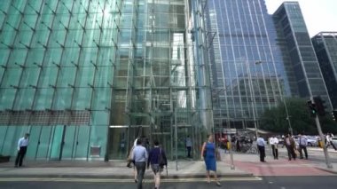 Londra / İngiltere'de - 19 Eylül 2016: gökdelenler iş işyeri, London City, İngiltere binalarda Windows