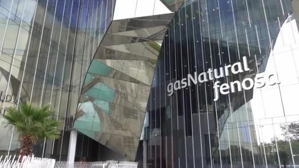 Modern Futuristisk Byggnad Gas Natural Fenosa Barcelona Barcelona Spanien Oktober — Stockvideo