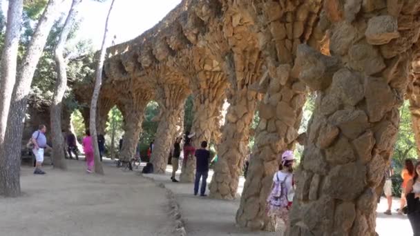 Barcelona España Octubre 2016 Hermoso Parque Güell Barcelona — Vídeo de stock