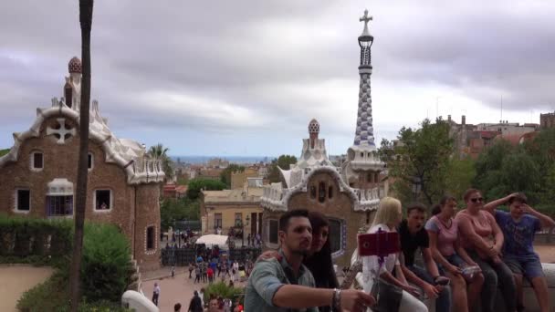 Barcelona España Octubre 2016 Hermoso Parque Güell Barcelona — Vídeo de stock