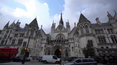  Londra şehir trafiği - Londra / İngiltere - 15 Aralık 2018