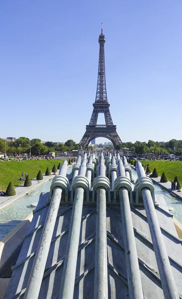 Erstaunlicher eiffelturm in paris - fotografiert vom trocadero-gebiet — Stockfoto