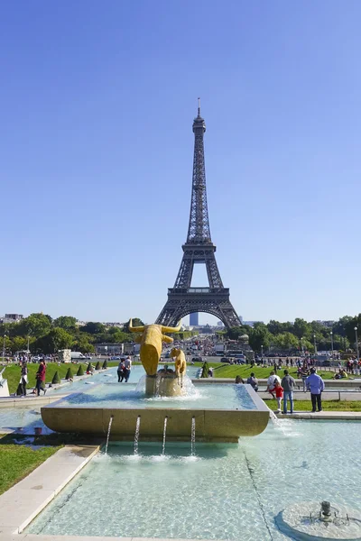 Incroyable Tour Eiffel à Paris - photographié depuis le Trocadéro — Photo