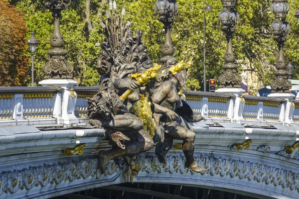 Uitzicht over Alexandre Iii Bridge - de mooiste brug in Parijs — Stockfoto