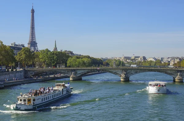 Vista sobre el río Sena en París —  Fotos de Stock