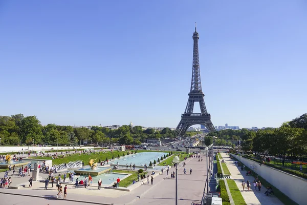 Jardins du Trocadéro et Tour Eiffel à Paris — Photo