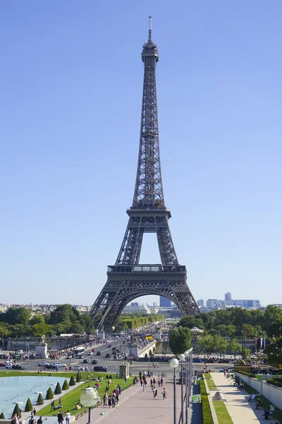 Trocadero-Gärten und Eiffelturm in Paris — Stockfoto