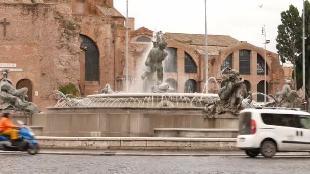 Hermosa Escultura Fuente Roma — Vídeos de Stock