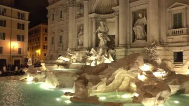 Ünlü Trevi Çeşmesi, Roma, İtalya.