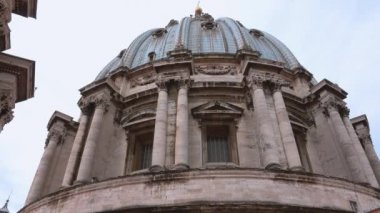 St. Peters Meydanı, St. Peters Bazilikası manzaralı.