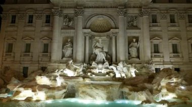 Ünlü Trevi Çeşmesi, Roma, İtalya.