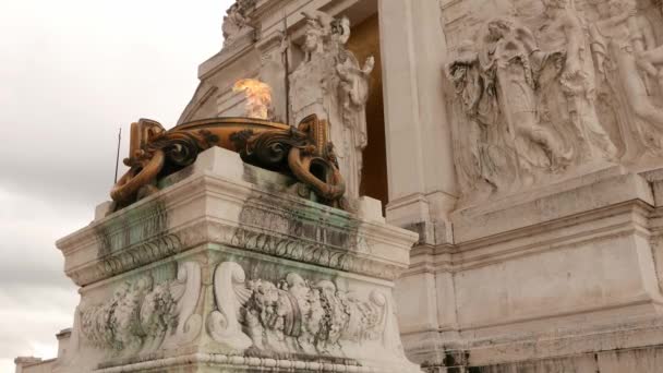 O Monumento Nacional Viktor Emmanuel de Vittorio Emanuele em Roma - uma atração turística — Vídeo de Stock