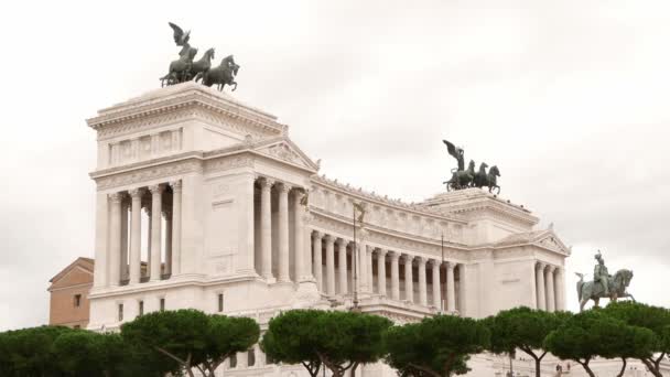 维克托 · 伊曼纽尔国家纪念碑的维托里奥 · 埃在罗马-旅游胜地 — 图库视频影像
