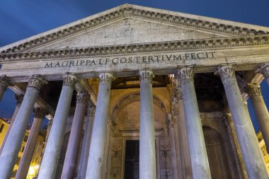 Roma - şehrin en eski Kilisesi ünlü Pantheon