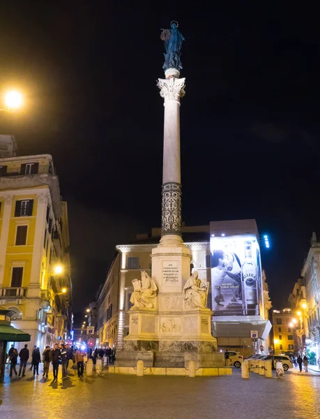 大柱在西班牙广场在罗马-西班牙 — 图库照片